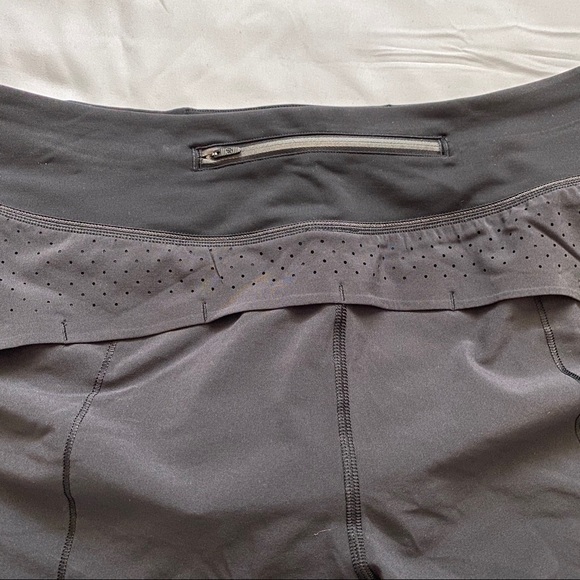 Lululemon Speed Up Short 2.5” Breathes - Picture 7 of 7
